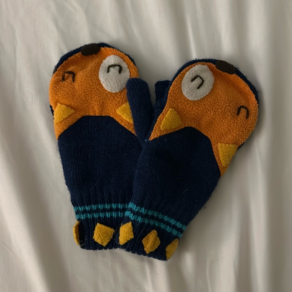 Super cute kids fox mittens!